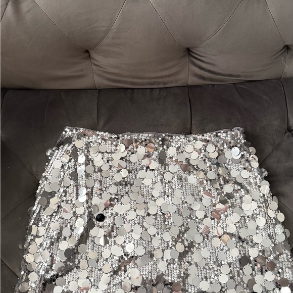 Abercrombie & Fitch (A&F) Scarlett Sequin Mini Skort - Medium - Worn Once Silver - Picture 9 of 9